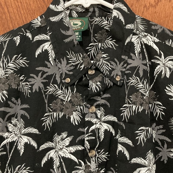 Stillwater Supply Co. Men’s Short Sleeved Button Up Palm Trees and Hibiscus - Picture 3 of 5